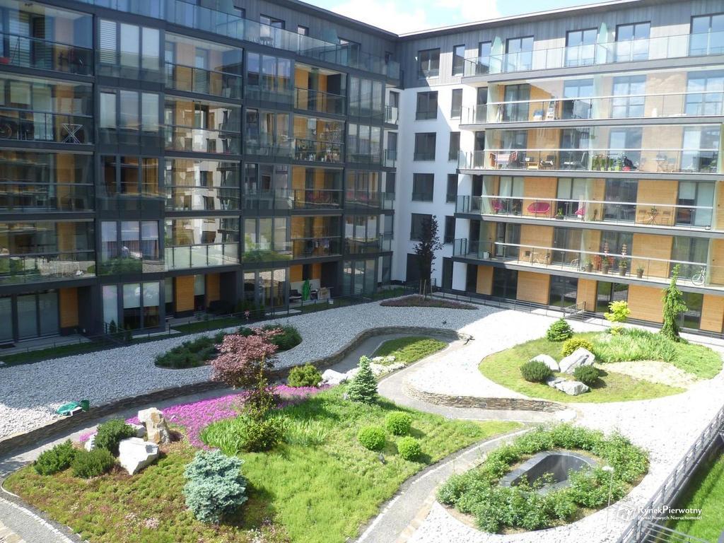 Garden Apartment Cracow- Shopping Mall 1Min, Underground Parking, Family Friendly, City Center Krakow Luaran gambar