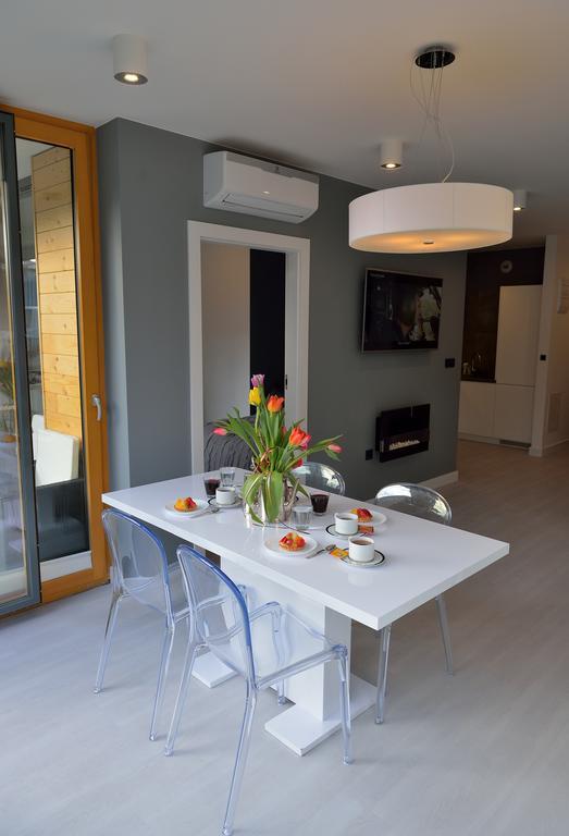 Garden Apartment Cracow- Shopping Mall 1Min, Underground Parking, Family Friendly, City Center Krakow Luaran gambar