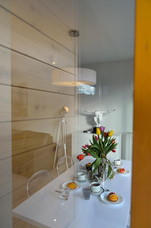 Garden Apartment Cracow- Shopping Mall 1Min, Underground Parking, Family Friendly, City Center Krakow Luaran gambar