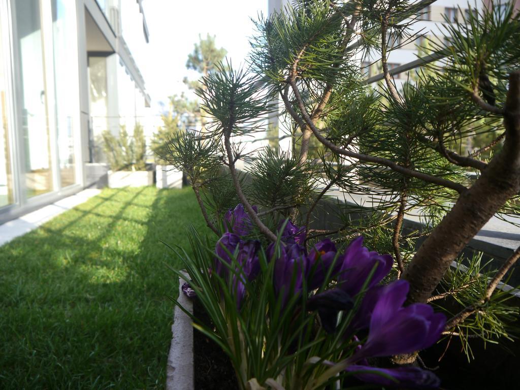 Garden Apartment Cracow- Shopping Mall 1Min, Underground Parking, Family Friendly, City Center Krakow Luaran gambar